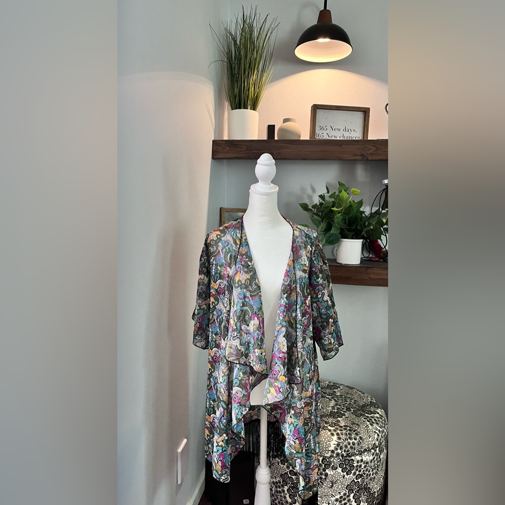 Lularoe Monroe Floral Open-Front kimono